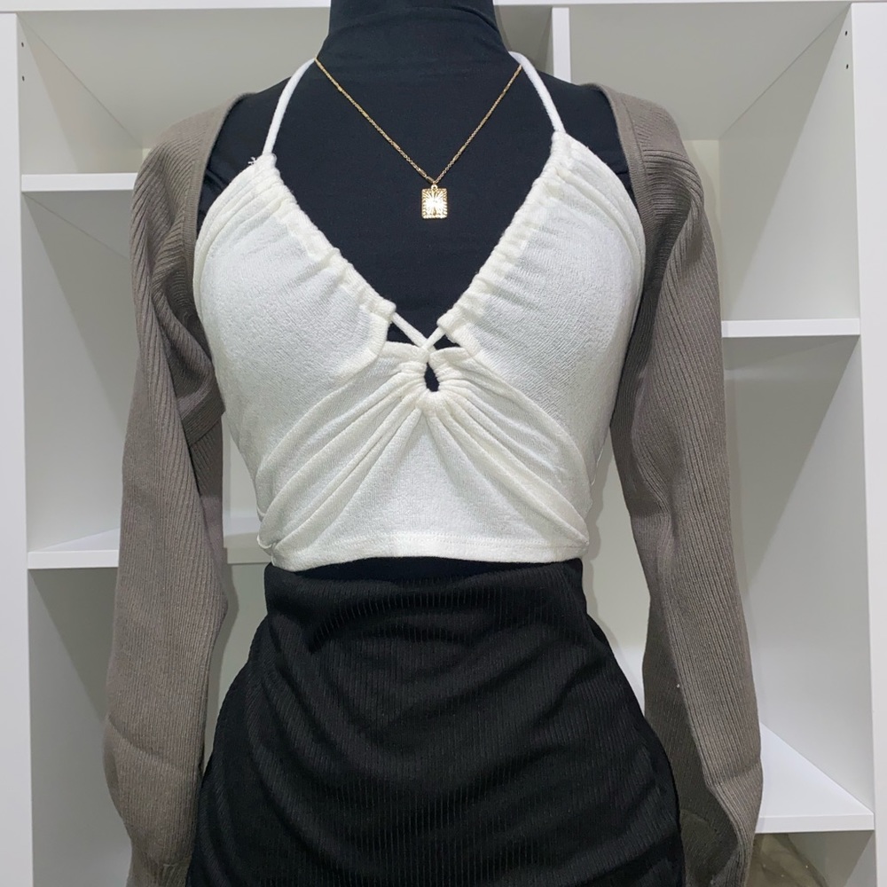 On Sale 🔴 Halter Top + bolero🤍